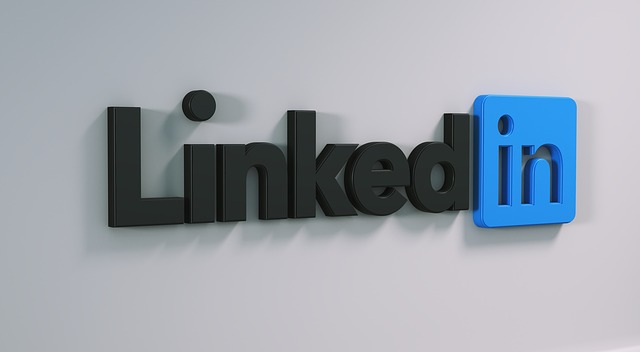 How to Use LinkedIn to Get Your Dream Job